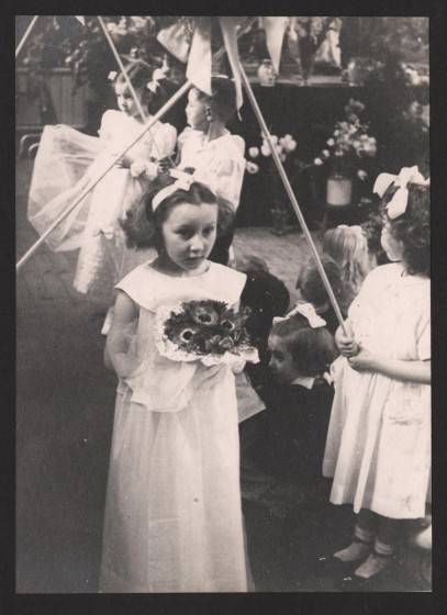 Margaret Parkin (nee Fearnley) as the May Queen, Springfield School. 1952 | Photo: Margaret Parkin